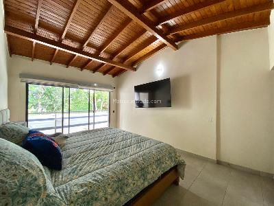 Casa de 4 alcobas en arriendo en Las Lomas, Medellín, 220 m² · foto 12 de 20