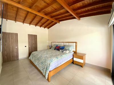 Casa de 4 alcobas en arriendo en Las Lomas, Medellín, 220 m² · foto 13 de 20