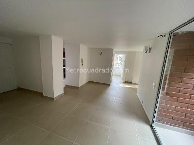 Apartamento de 3 alcobas en arriendo en Belén, Medellín, 70 m² · foto 2 de 18