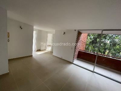 Apartamento de 3 alcobas en arriendo en Belén, Medellín, 70 m² · foto 3 de 18