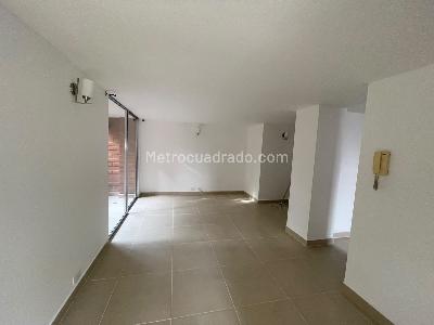 Apartamento de 3 alcobas en arriendo en Belén, Medellín, 70 m² · foto 4 de 18