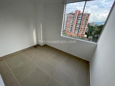 Apartamento de 3 alcobas en arriendo en Belén, Medellín, 70 m² · foto 9 de 18