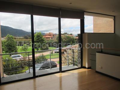 Casa de 4 alcobas en venta en San Simon, Bogotá, 385 m² · foto 2 de 5