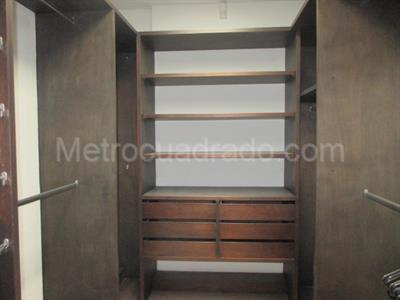 Casa de 4 alcobas en venta en San Simon, Bogotá, 385 m² · foto 3 de 5