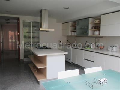 Casa de 4 alcobas en venta en San Simon, Bogotá, 350 m² · foto 3 de 5