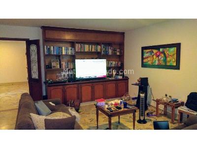 Apartamento de 1 alcoba en venta en Santa Teresita, Cali, 237 m² · foto 2 de 20