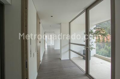 Apartamento de 3 alcobas en venta en La Cabrera, Bogotá, 252 m² · foto 11 de 19
