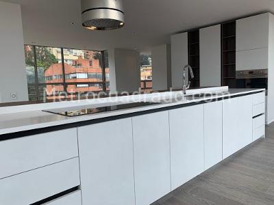 Apartamento de 3 alcobas en venta en La Cabrera, Bogotá, 252 m² · foto 14 de 19