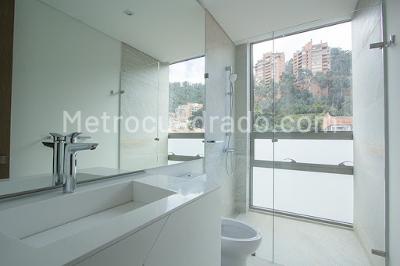 Apartamento de 3 alcobas en venta en La Cabrera, Bogotá, 252 m² · foto 3 de 19