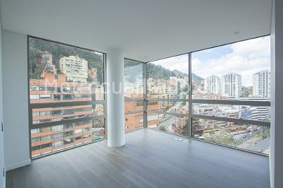 Apartamento de 3 alcobas en venta en La Cabrera, Bogotá, 252 m² · foto 5 de 19
