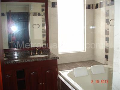 Casa de 4 alcobas en venta en San Simon Guaymaral, Bogotá, 385 m² · foto 17 de 19