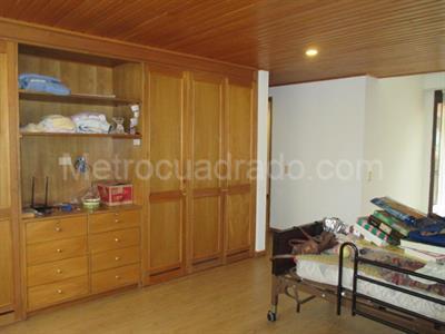 Apartamento de 3 alcobas en venta en Santa Barbara Central, Bogotá, 189 m² · foto 10 de 20