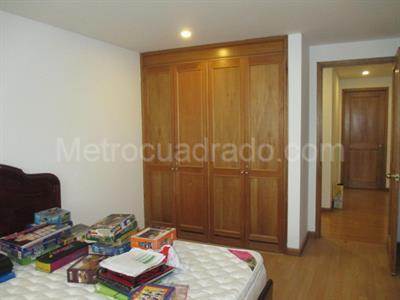 Apartamento de 3 alcobas en venta en Santa Barbara Central, Bogotá, 189 m² · foto 11 de 20