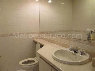 Apartamento de 3 alcobas en venta en Santa Barbara Central, Bogotá, 189 m² · foto 13 de 20