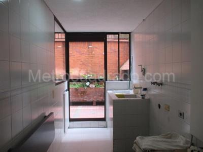 Apartamento de 3 alcobas en venta en Santa Barbara Central, Bogotá, 189 m² · foto 14 de 20
