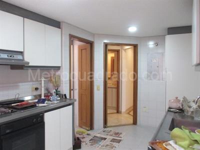 Apartamento de 3 alcobas en venta en Santa Barbara Central, Bogotá, 189 m² · foto 16 de 20