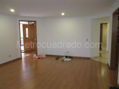 Apartamento de 3 alcobas en venta en Santa Barbara Central, Bogotá, 189 m² · foto 18 de 20