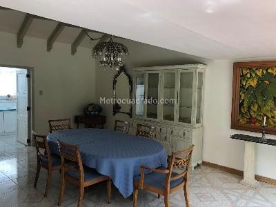 Casa de 4 alcobas en venta en Santa Ana Oriental, Bogotá, 370 m² · foto 2 de 10