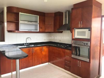 Casa de 5 alcobas en venta en Hacienda San Simon, Bogotá, 380 m² · foto 10 de 20