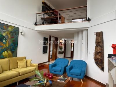 Casa de 4 alcobas en venta en San Sebastian, Bogotá, 290 m² · foto 2 de 20