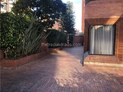Apartamento de 4 alcobas en venta en La Carolina, Bogotá, 239 m² · foto 4 de 20