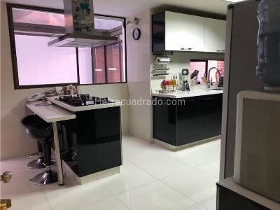 Apartamento de 4 alcobas en venta en La Carolina, Bogotá, 239 m² · foto 8 de 20