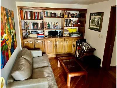 Apartamento de 3 alcobas en venta en San Patricio, Bogotá, 177 m² · foto 11 de 20