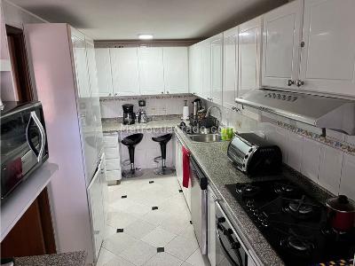 Apartamento de 3 alcobas en venta en San Patricio, Bogotá, 177 m² · foto 13 de 20