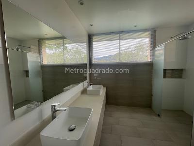 Casa de 4 alcobas en arriendo en Hacienda San Simon, Bogotá, 330 m² · foto 15 de 20