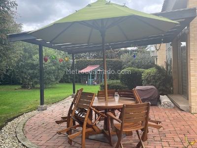 Casa de 4 alcobas en arriendo en Hacienda San Simon, Bogotá, 330 m² · foto 4 de 20