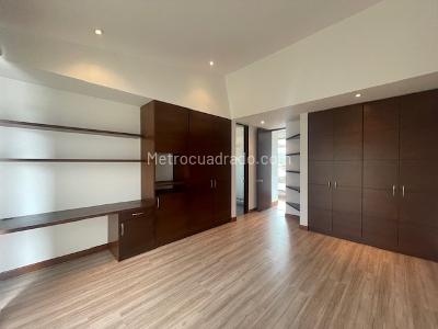 Casa de 4 alcobas en arriendo en Hacienda San Simon, Bogotá, 330 m² · foto 9 de 20