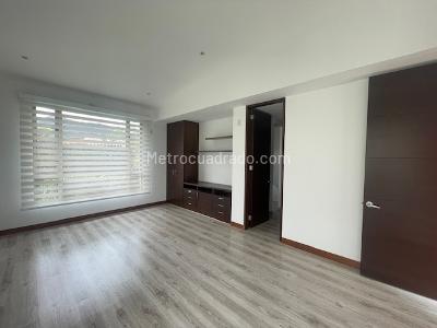 Casa de 4 alcobas en arriendo en Hacienda San Simon, Bogotá, 330 m² · foto 14 de 20