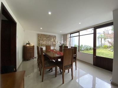 Casa de 3 alcobas en venta en Santa Ana, Bogotá, 214 m² · foto 2 de 17