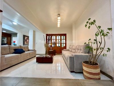 Casa de 5 alcobas en venta en El Recreo De Los Frailes, Bogotá, 340 m² · foto 2 de 10