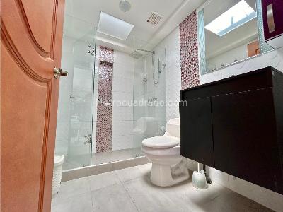 Casa de 5 alcobas en venta en El Recreo De Los Frailes, Bogotá, 340 m² · foto 6 de 10