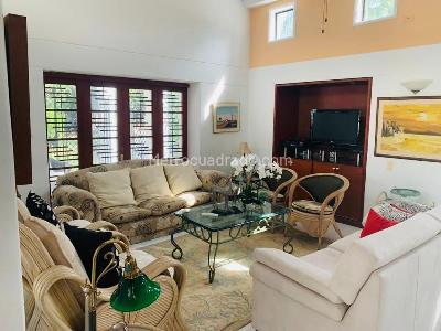 Casa de 4 alcobas en venta en Ricaurte, Girardot, 361 m² · foto 6 de 20