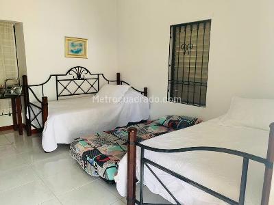 Casa de 4 alcobas en venta en Ricaurte, Girardot, 361 m² · foto 9 de 20