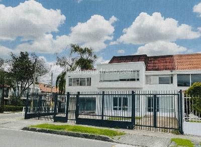 Casa de 5 alcobas en venta en Pontevedra San Luis De Potosi, Bogotá, 458 m² · foto 1 de 19