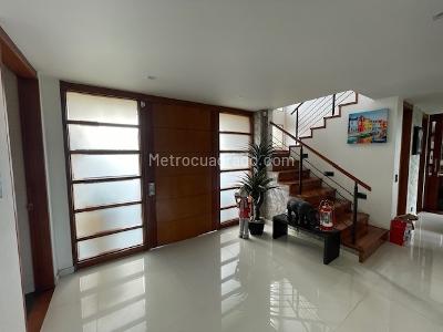 Casa de 4 alcobas en venta en Hacienda San Simon, Bogotá, 285 m² · foto 3 de 20