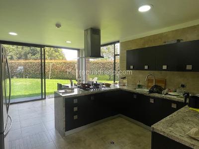 Casa de 4 alcobas en venta en Hacienda San Simon, Bogotá, 390 m² · foto 13 de 20