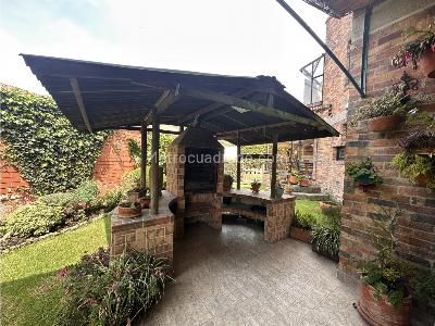 Casa de 4 alcobas en venta en San Jose De Bavaria, Bogotá, 377 m² · foto 4 de 20
