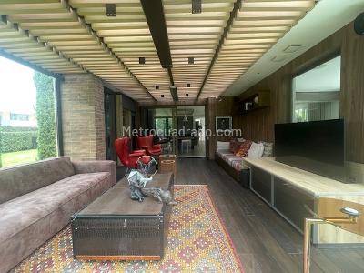 Casa de 4 alcobas en venta en Hacienda San Simon, Bogotá, 700 m² · foto 2 de 20