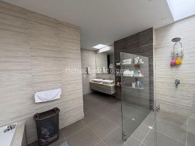 Casa de 4 alcobas en venta en Hacienda San Simon Pl, Bogotá, 370 m² · foto 13 de 20