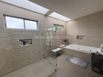 Casa de 4 alcobas en venta en Hacienda San Simon Pl, Bogotá, 370 m² · foto 12 de 20