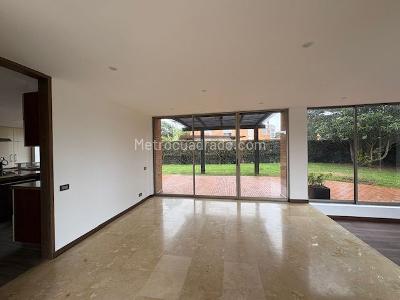 Casa de 5 alcobas en venta en Hacienda San Simon, Bogotá, 470 m² · foto 2 de 20