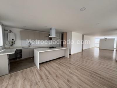 Apartamento de 3 alcobas en venta en La Castellana, Bogotá, 155 m² · foto 3 de 20