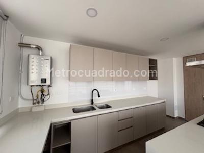 Apartamento de 3 alcobas en venta en La Castellana, Bogotá, 155 m² · foto 4 de 20