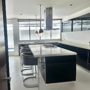 Casa de 4 alcobas en venta en San Jose De Bavaria, Bogotá, 650 m² · foto 17 de 20