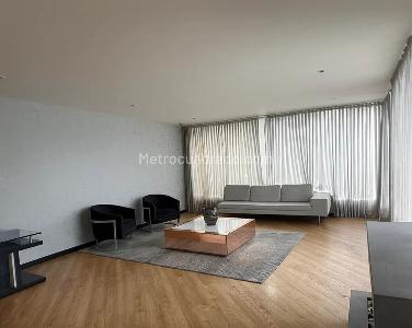 Casa de 4 alcobas en venta en San Jose De Bavaria, Bogotá, 650 m² · foto 3 de 20