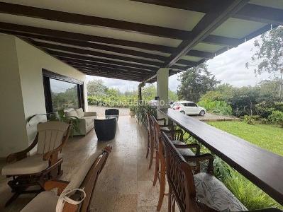 Casa de 5 alcobas en venta en Llano Grande, Rionegro, 450 m² · foto 2 de 20